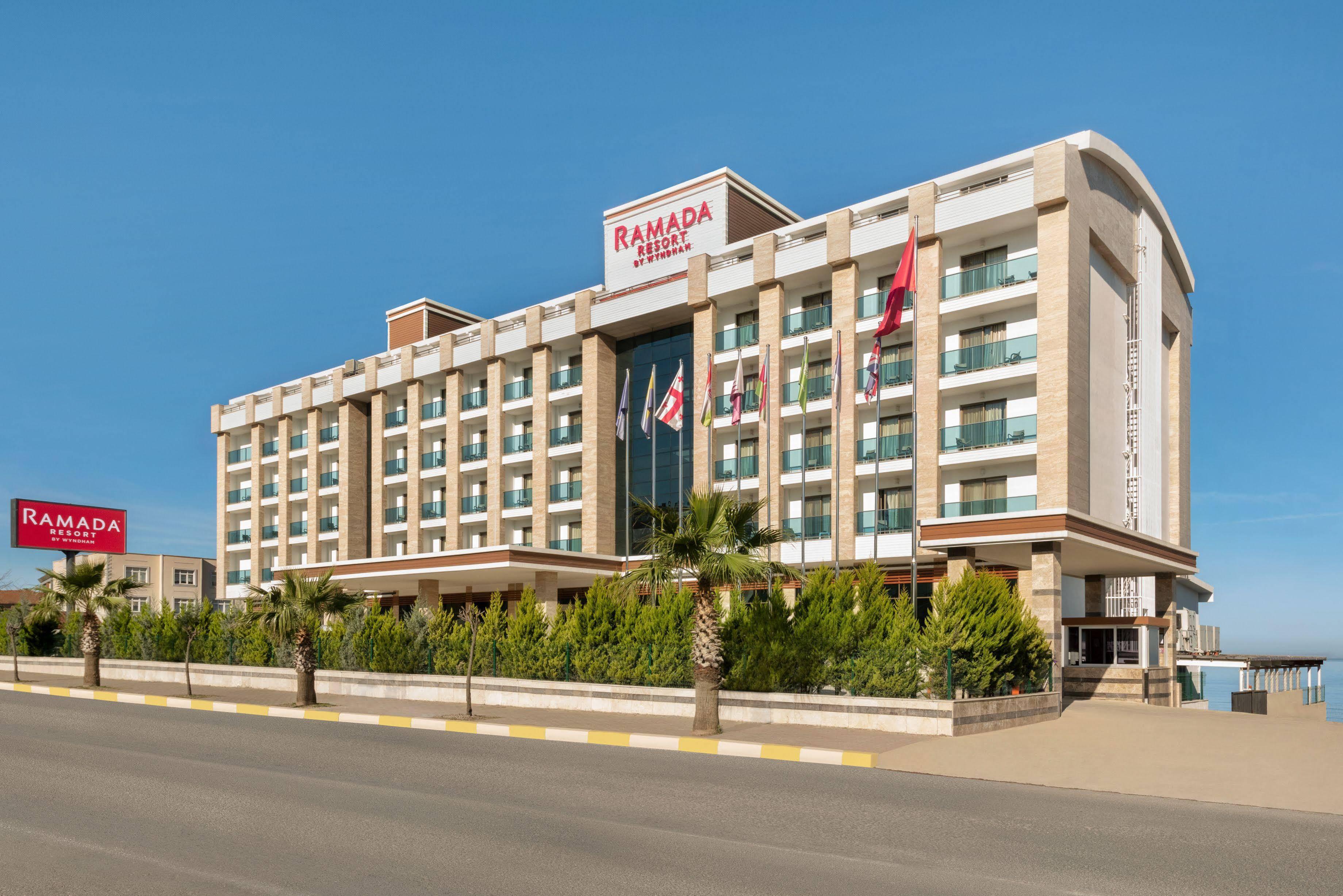 Ramada Resort By Wyndham Unye Zewnętrze zdjęcie