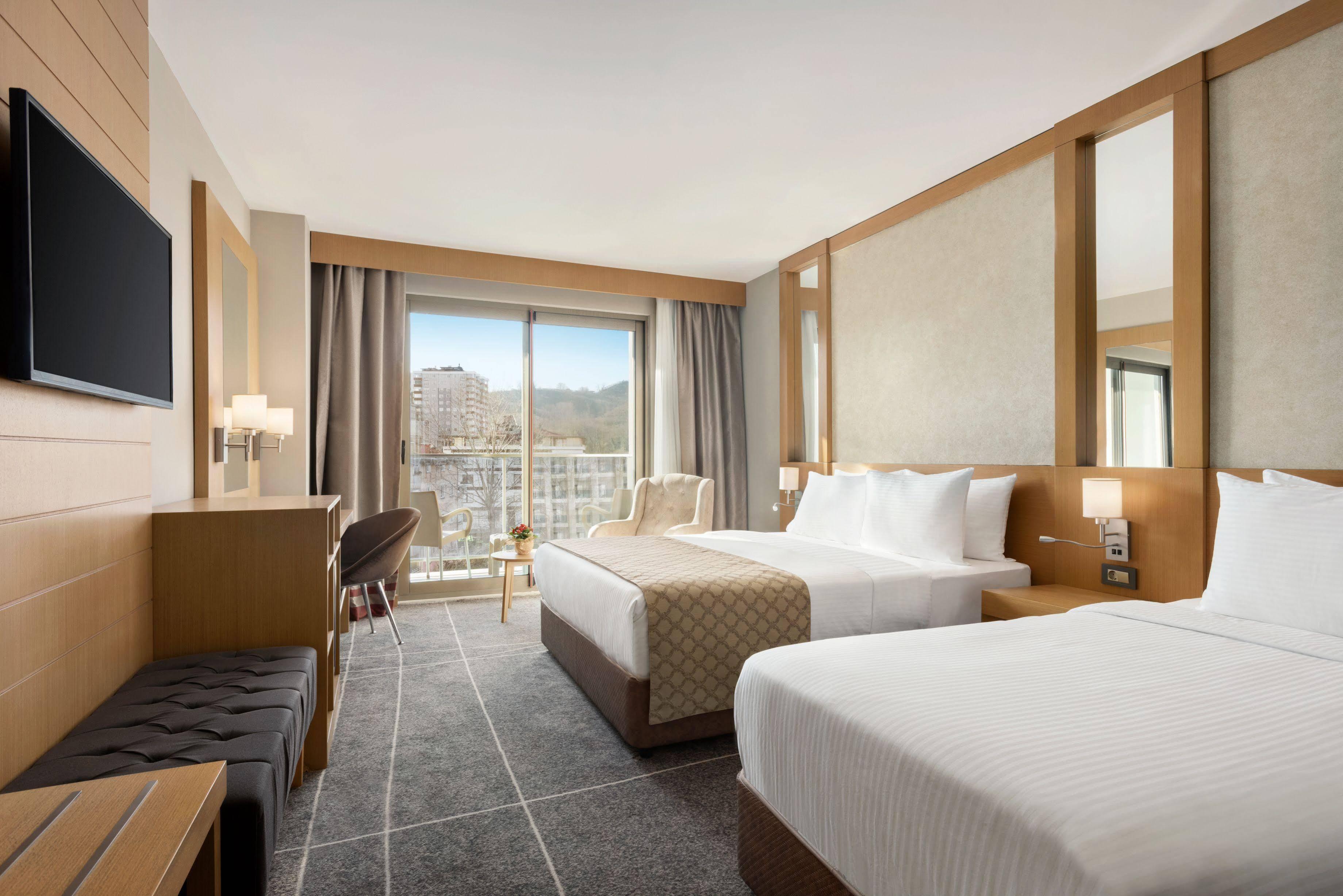 Ramada Resort By Wyndham Unye Zewnętrze zdjęcie