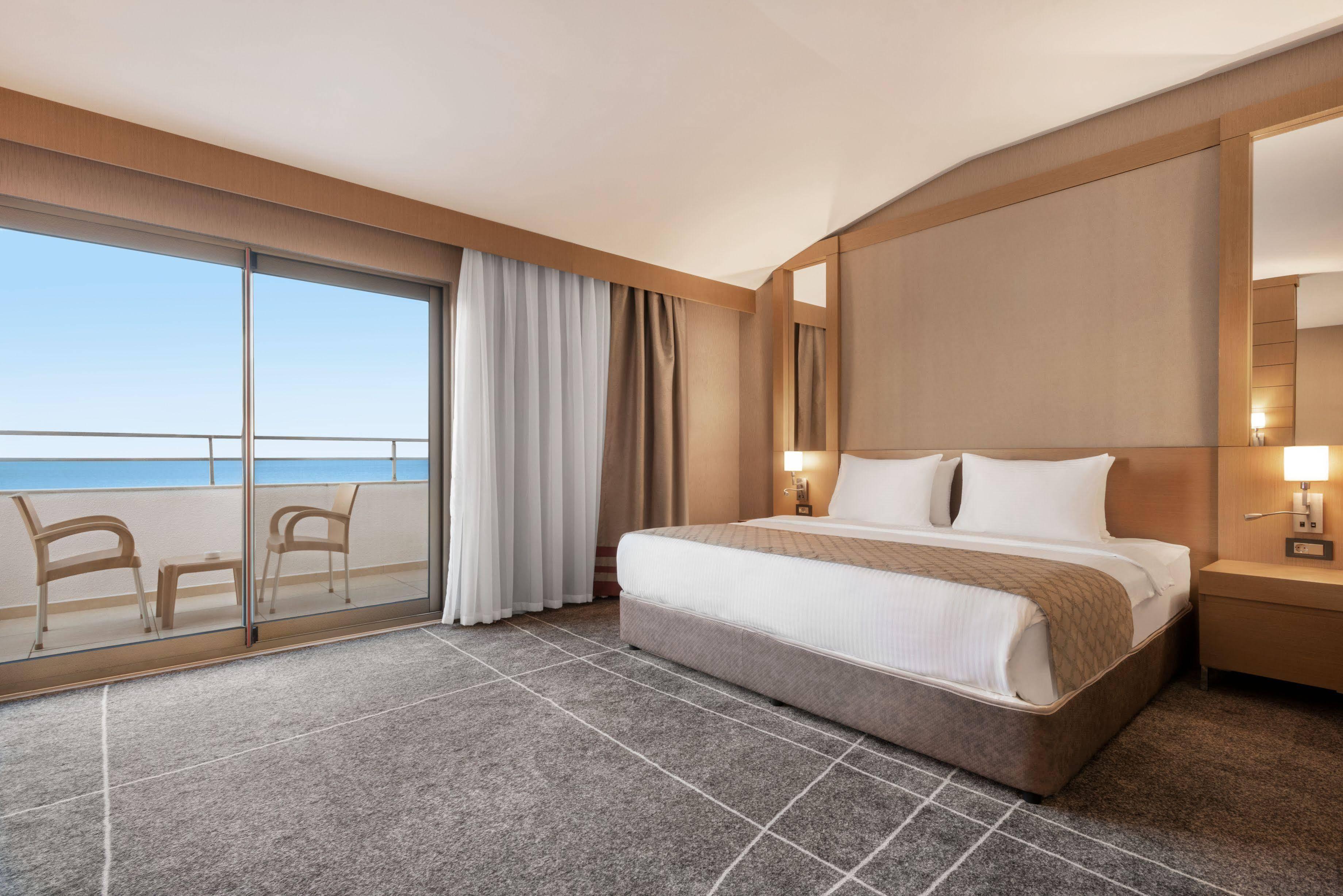 Ramada Resort By Wyndham Unye Zewnętrze zdjęcie