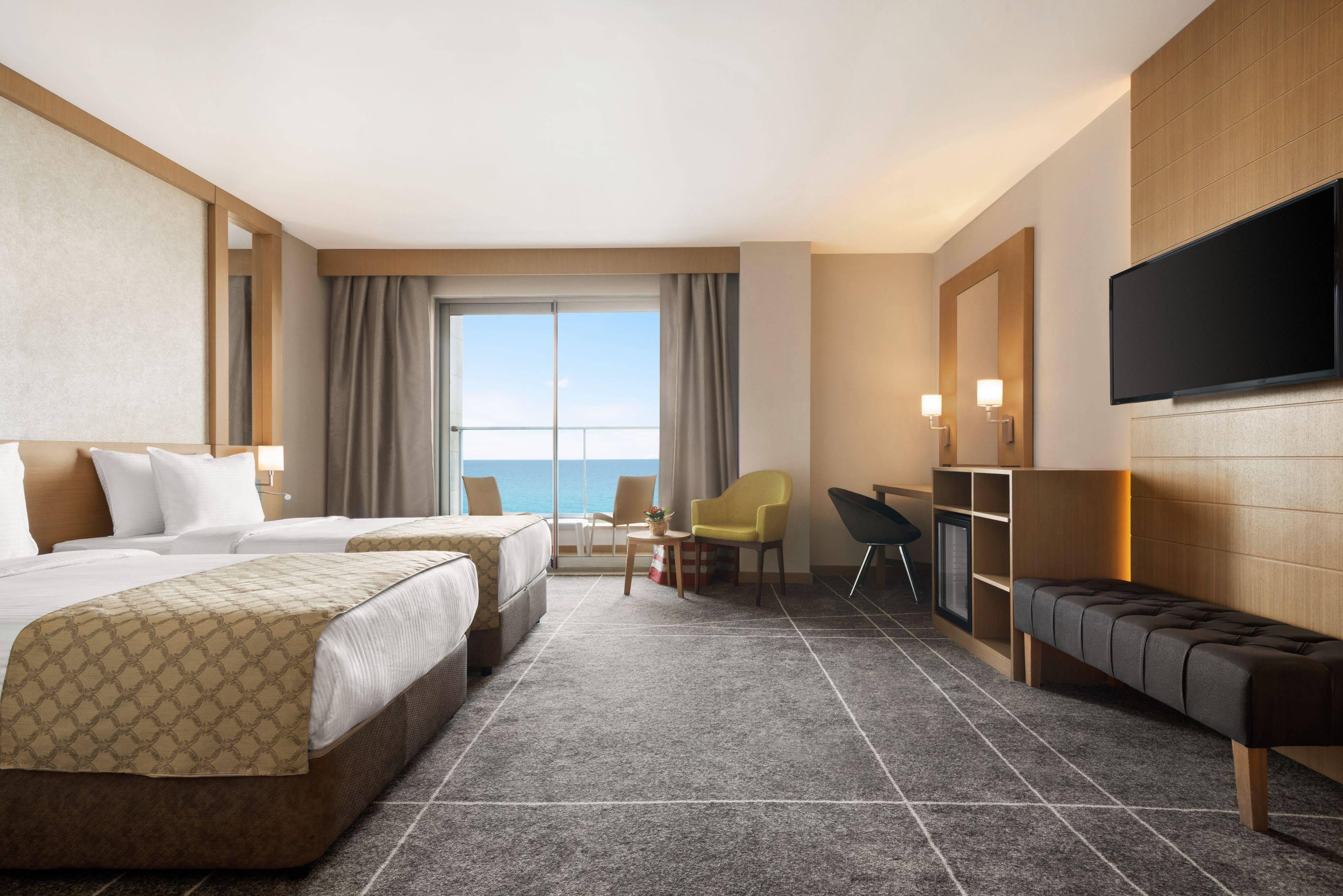 Ramada Resort By Wyndham Unye Zewnętrze zdjęcie
