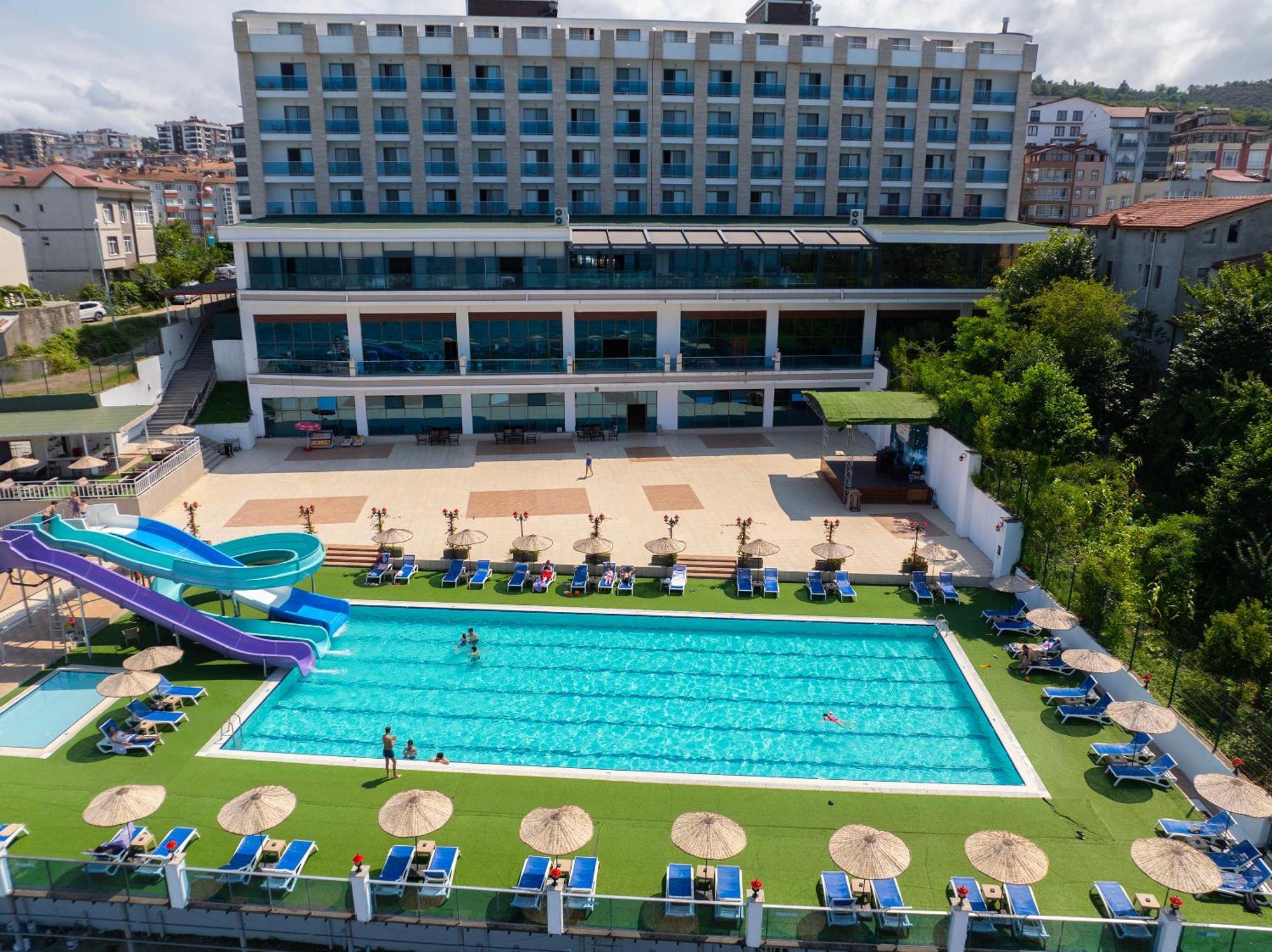 Ramada Resort By Wyndham Unye Zewnętrze zdjęcie