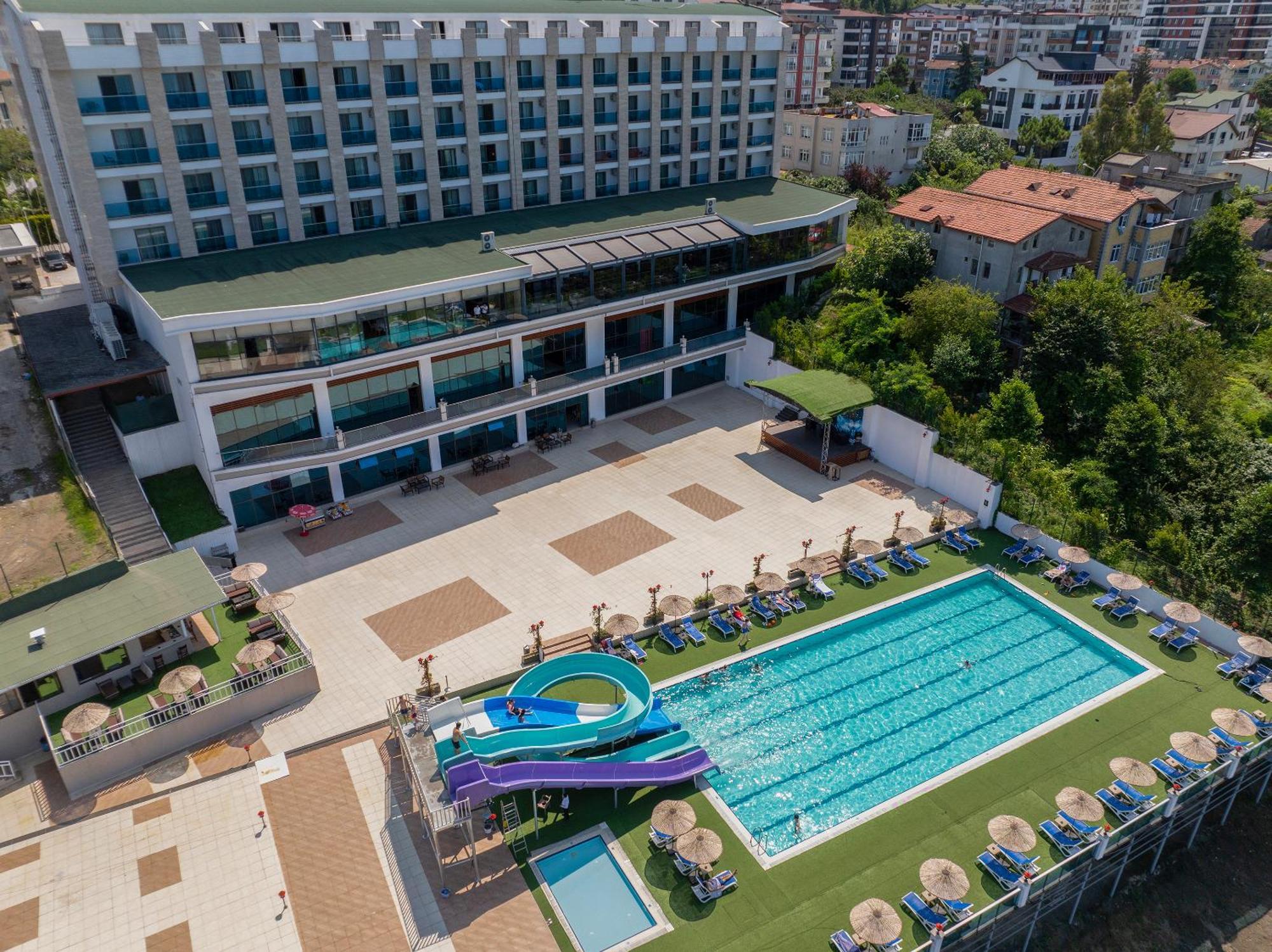 Ramada Resort By Wyndham Unye Zewnętrze zdjęcie